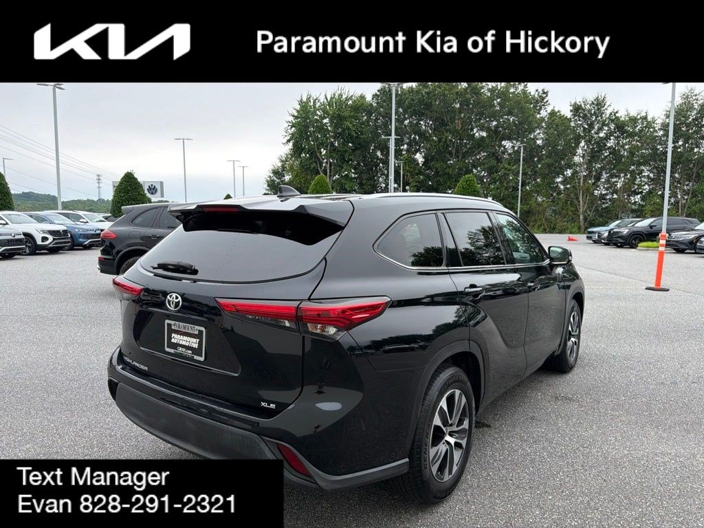 Used 2020 Toyota Highlander XLE FWD image 6