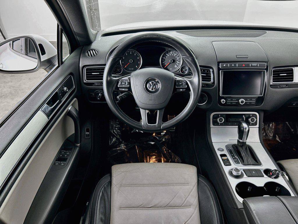 Used 2017 Volkswagen Touareg Wolfsburg Edition AWD/4WD image 23