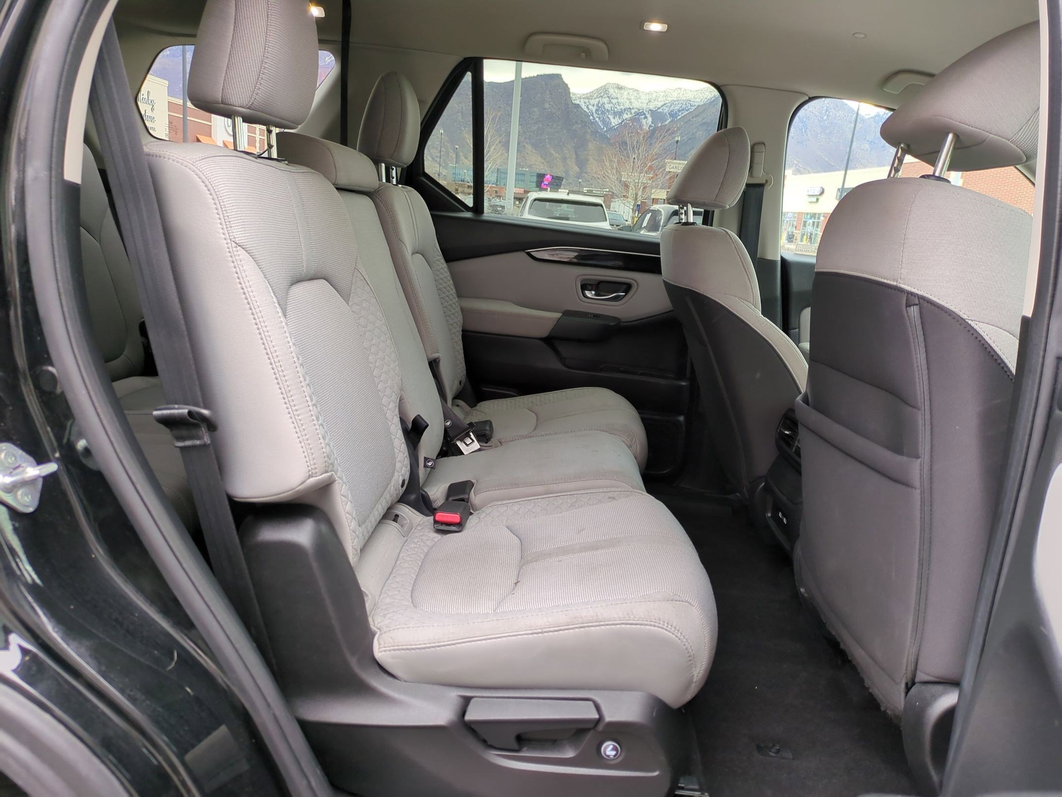 Used 2023 Honda Pilot LX image 32