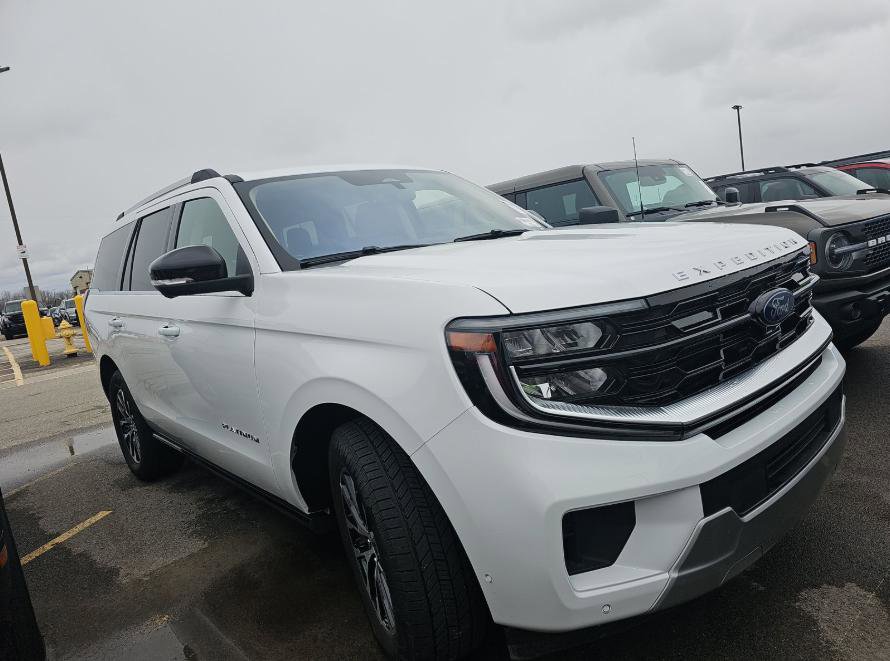 Certified 2025 Ford Expedition Platinum AWD/4WD image 1