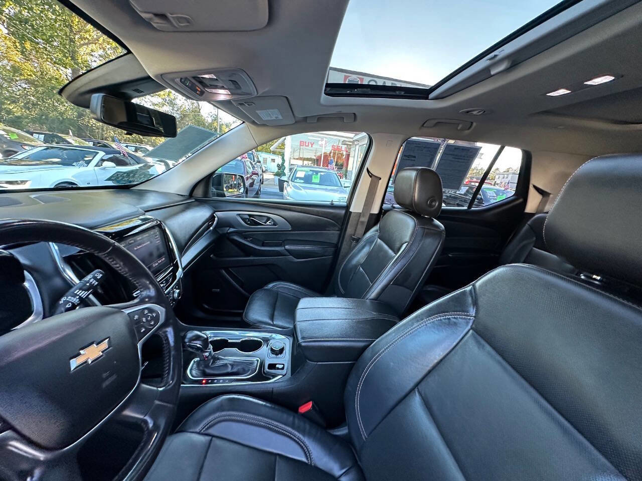 Used 2021 Chevrolet Traverse Premier image 14