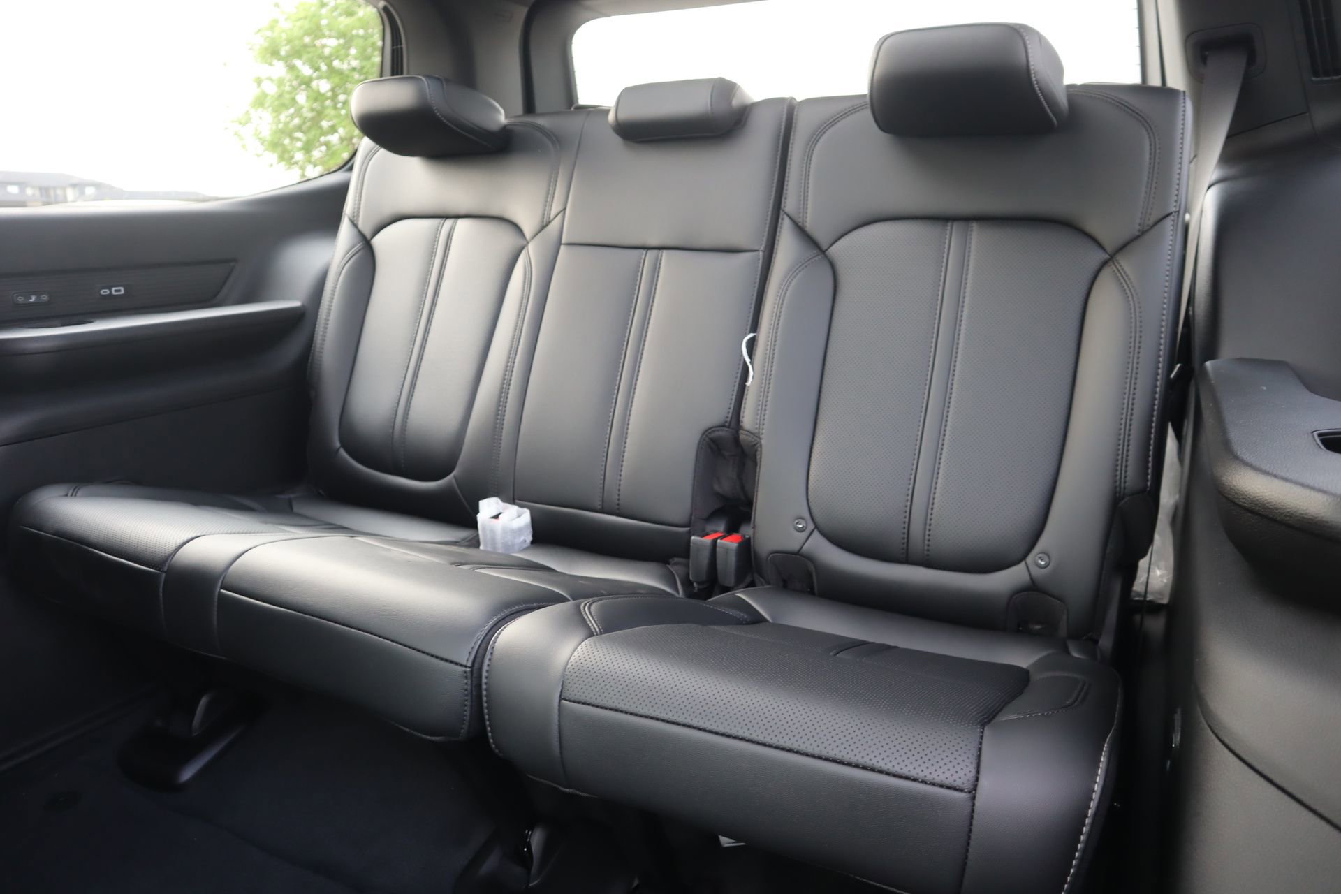 New 2026 Jeep Grand Wagoneer 4WD image 14