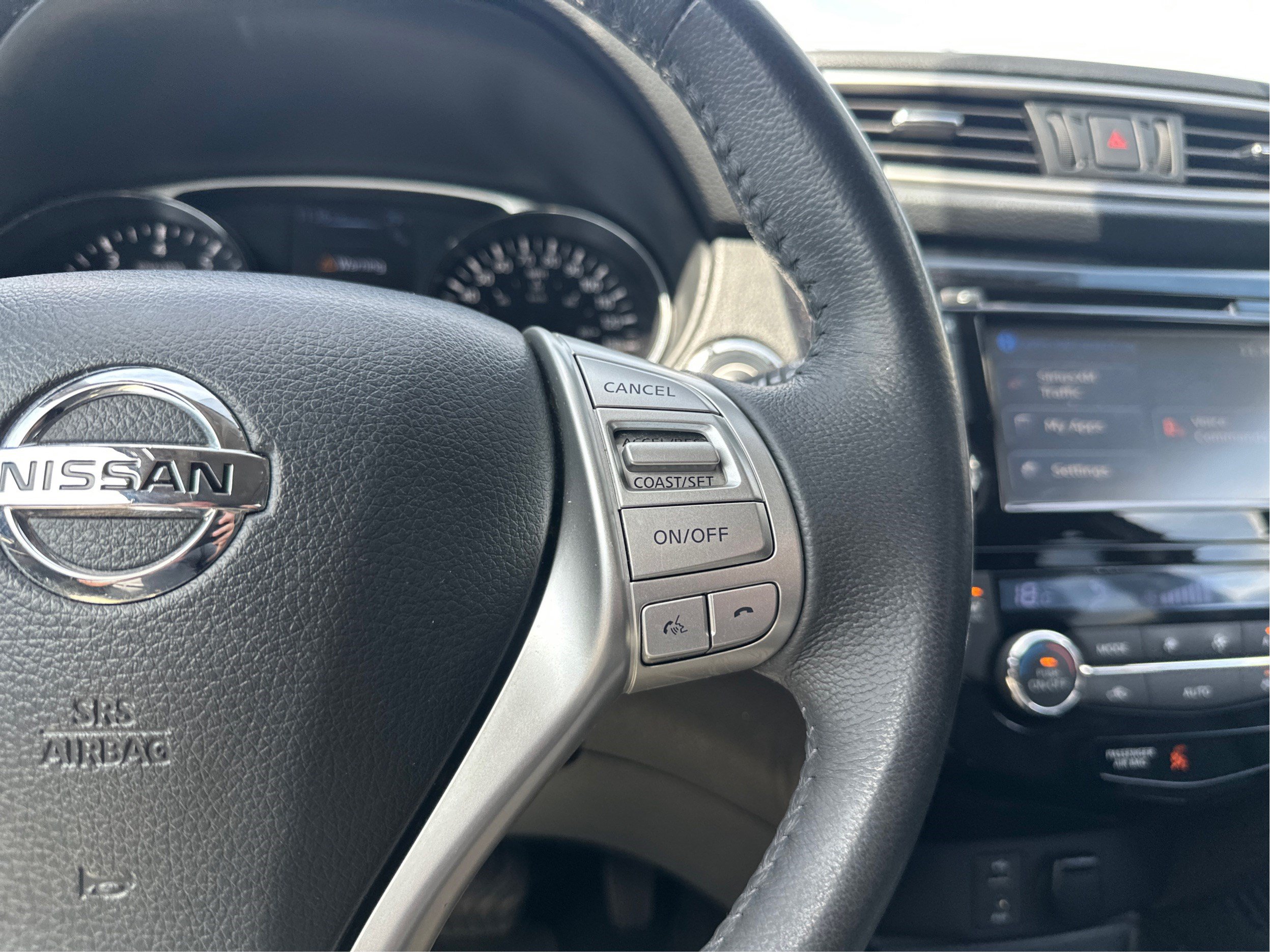 Used 2014 Nissan Rogue SL AWD/4WD image 33