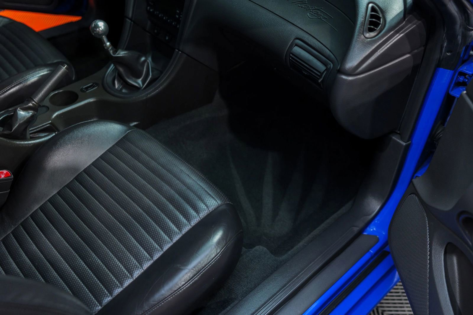 Used 2004 Ford Mustang Mach 1 RWD image 36