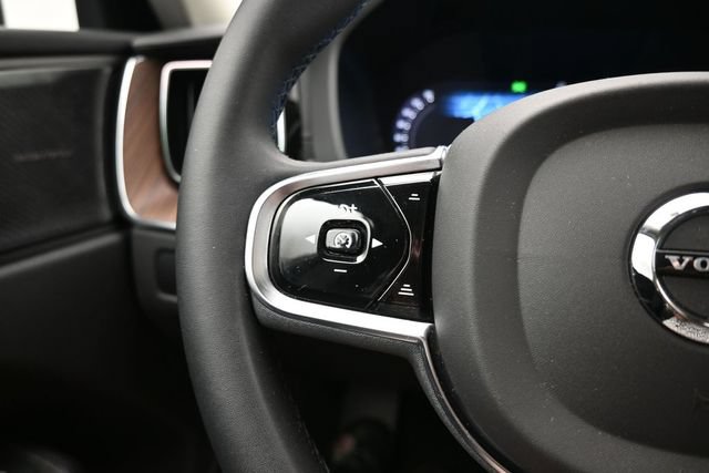 Used 2023 Volvo XC60 B5 Ultimate w/ Climate Package FWD image 27