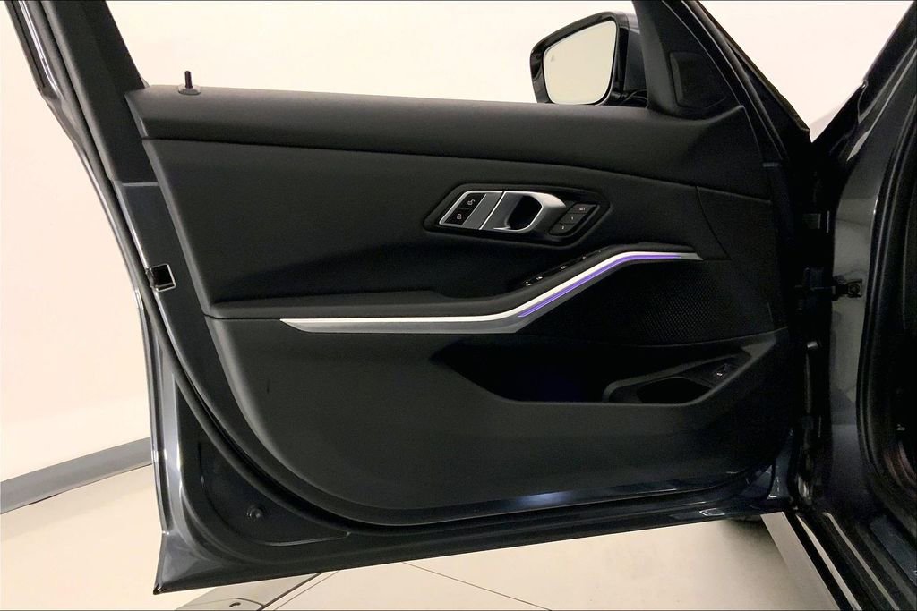 Used 2022 BMW 330i xDrive Sedan w/ Driving Assistance Package AWD/4WD image 24