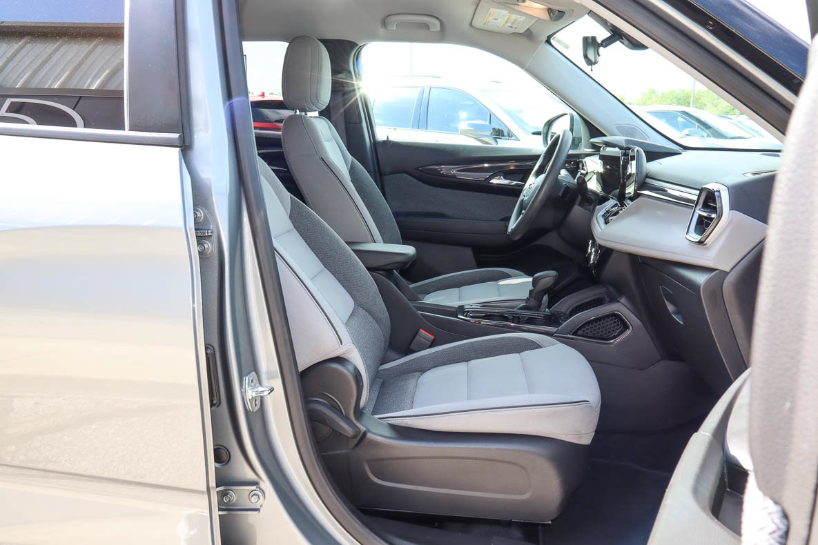 Used 2025 Chevrolet TrailBlazer LT FWD image 22