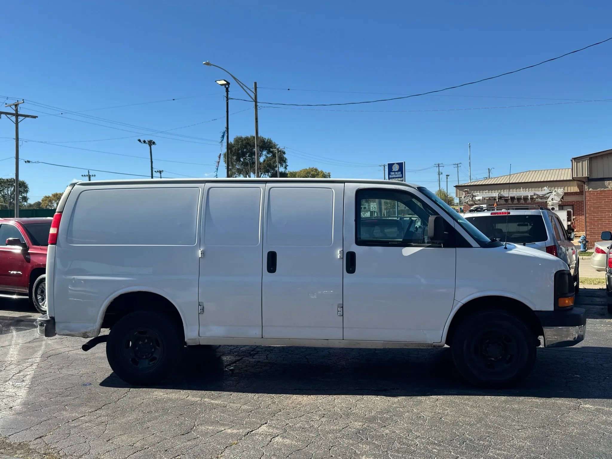 Used 2011 Chevrolet Express 2500 image 15