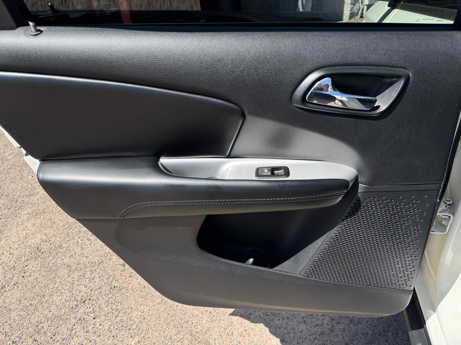 Used 2015 Dodge Journey SXT w/ Flexible Seating Group FWD image 16