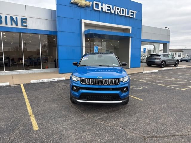 Used 2024 Jeep Compass Limited image 2