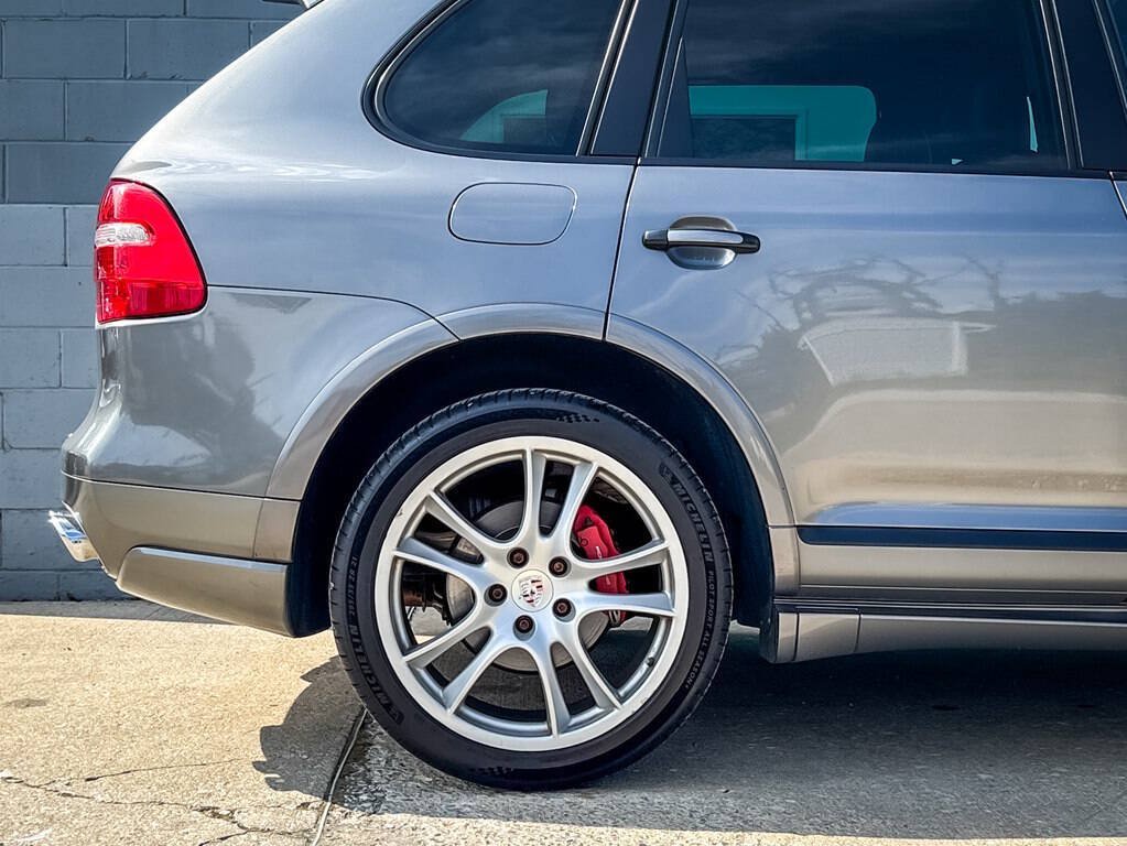 Used 2010 Porsche Cayenne GTS AWD/4WD image 12