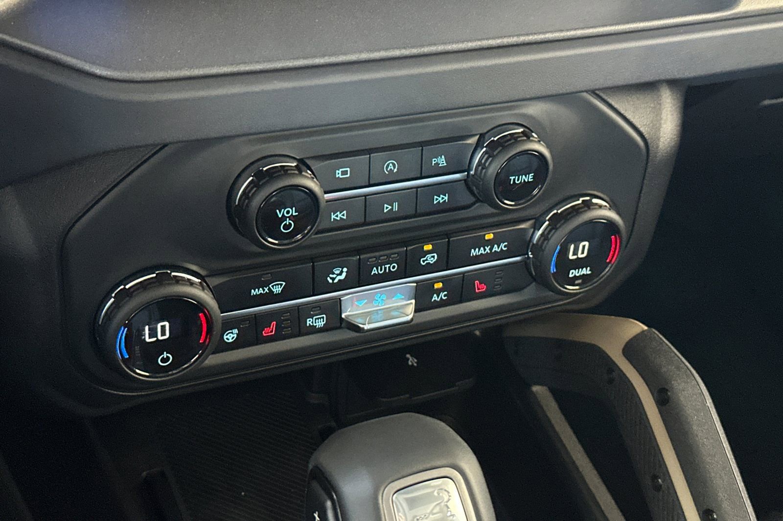 New 2025 Ford Bronco Badlands image 21