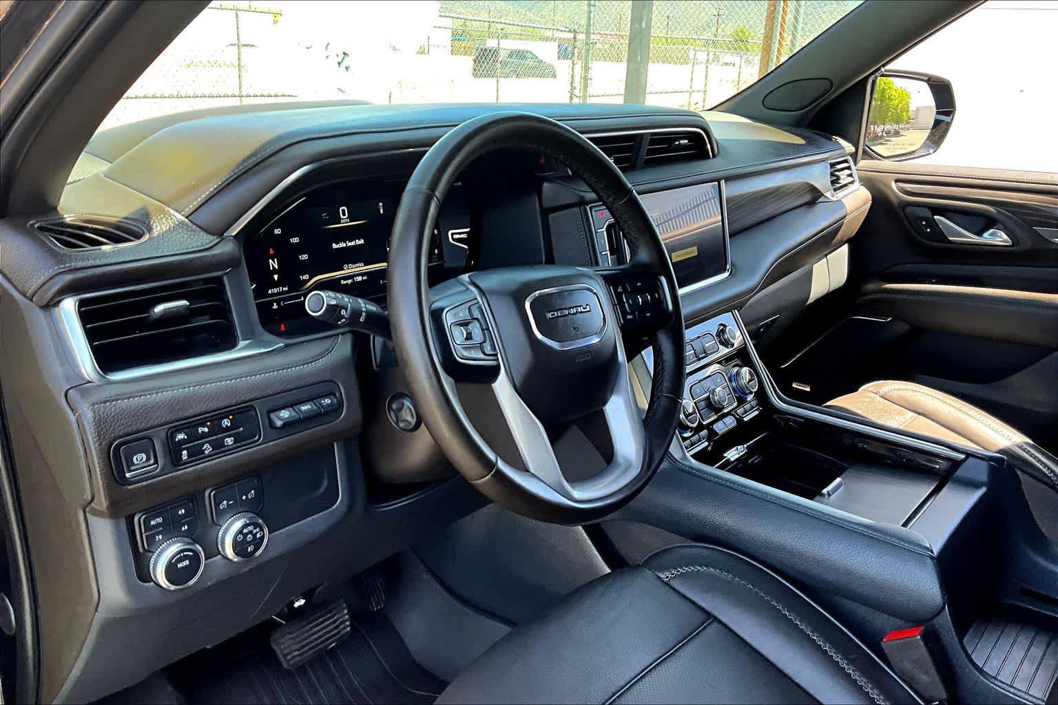 Used 2023 GMC Yukon Denali image 15
