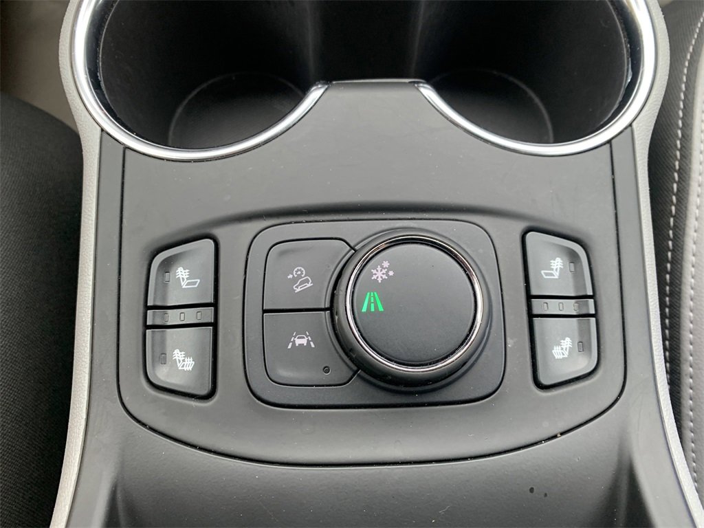 Used 2024 GMC Terrain SLT image 25