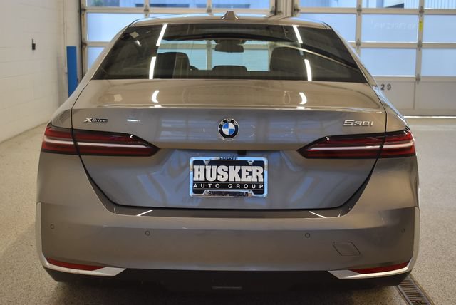 New 2027 BMW 530i xDrive w/ Premium Package AWD/4WD image 11