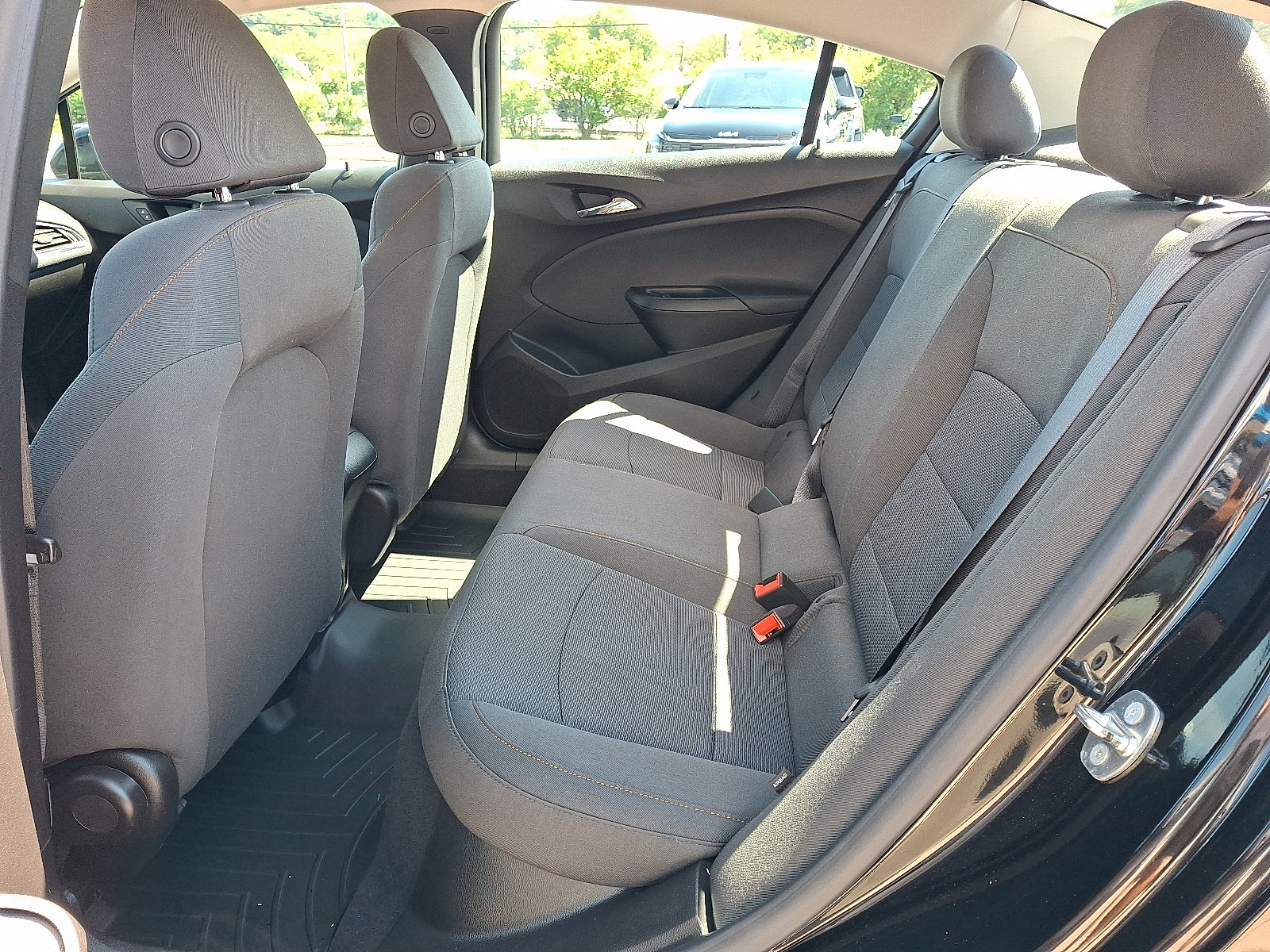 Used 2018 Chevrolet Cruze LS FWD image 11