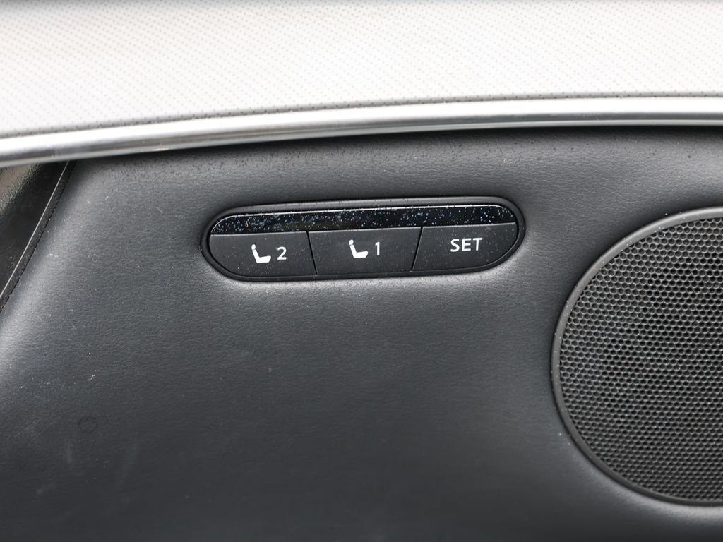 Certified 2025 INFINITI QX50 Luxe AWD/4WD image 13