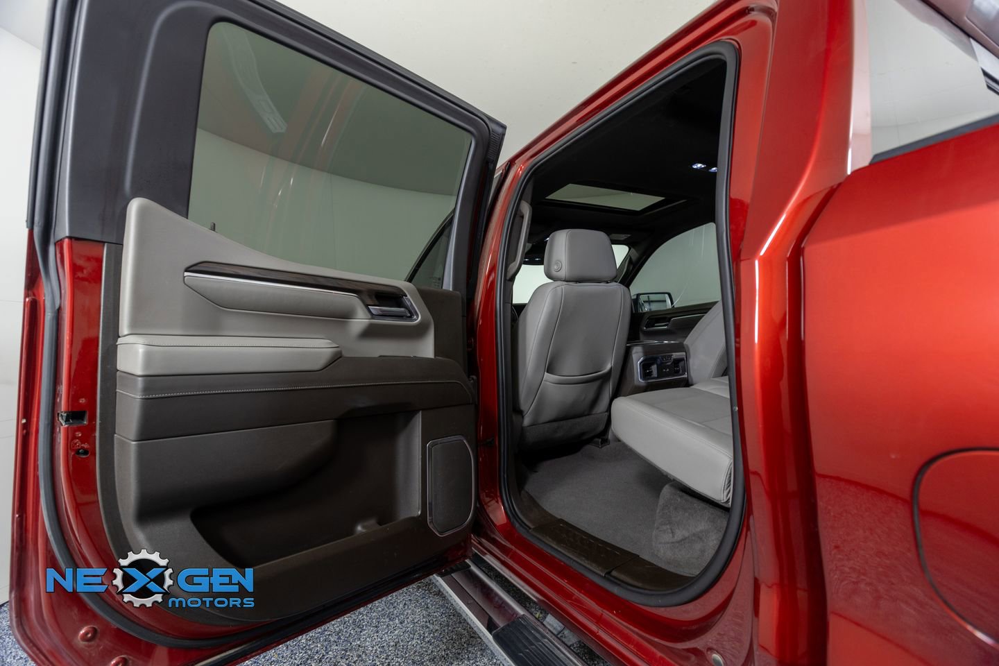 Used 2023 GMC Sierra 1500 SLT image 24