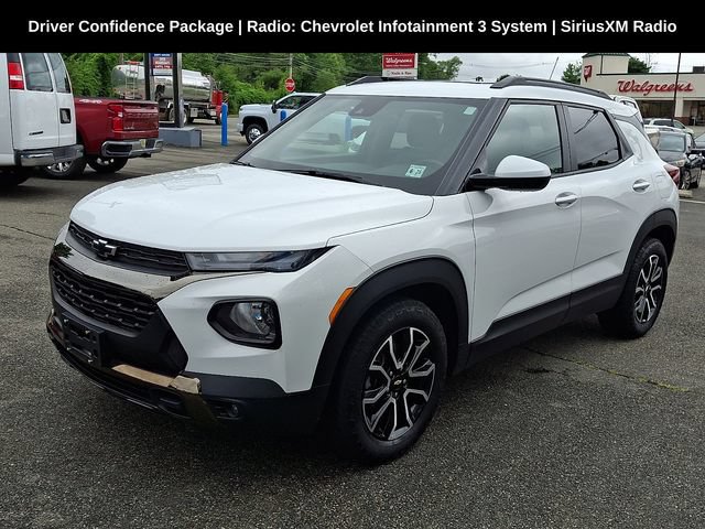 Used 2023 Chevrolet TrailBlazer ACTIV w/ Sun and Liftgate Package FWD image 3
