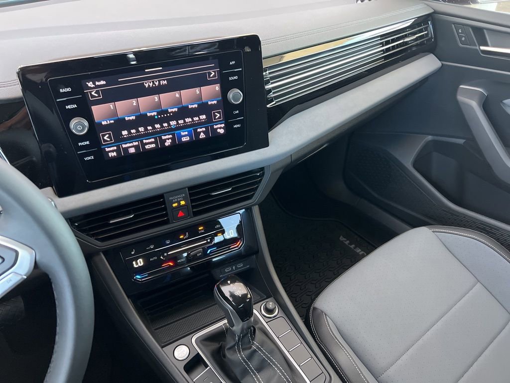 New 2025 Volkswagen Jetta SE image 18