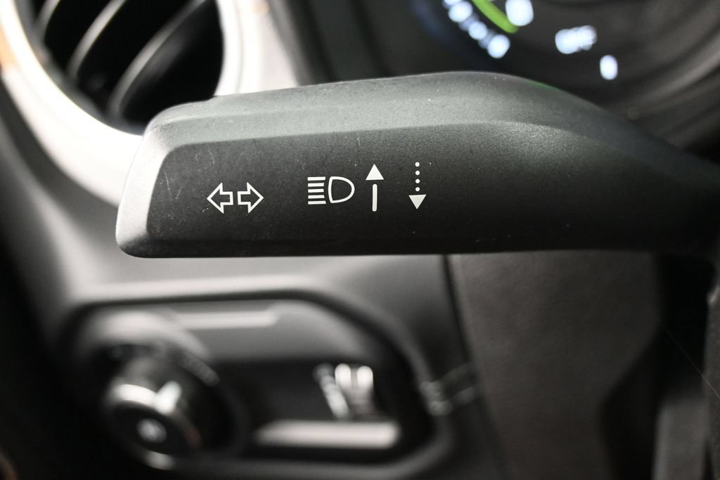 Used 2024 Jeep Wrangler Unlimited Sahara AWD/4WD image 19