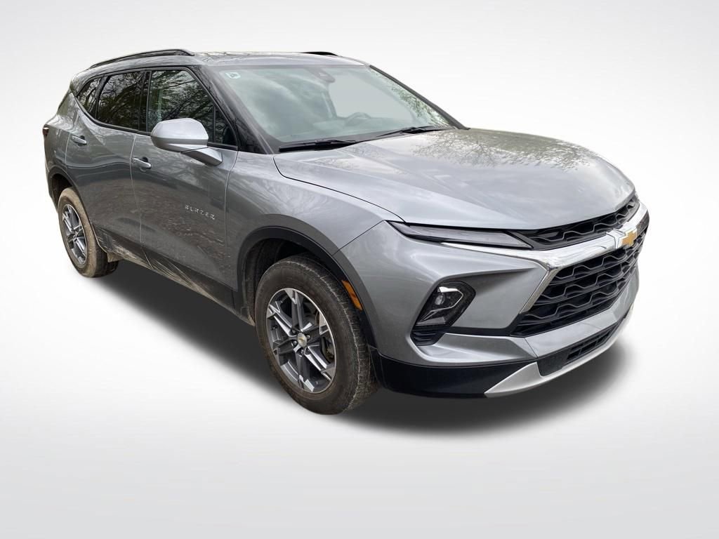 Used 2024 Chevrolet Blazer LT w/ Convenience Package FWD image 9