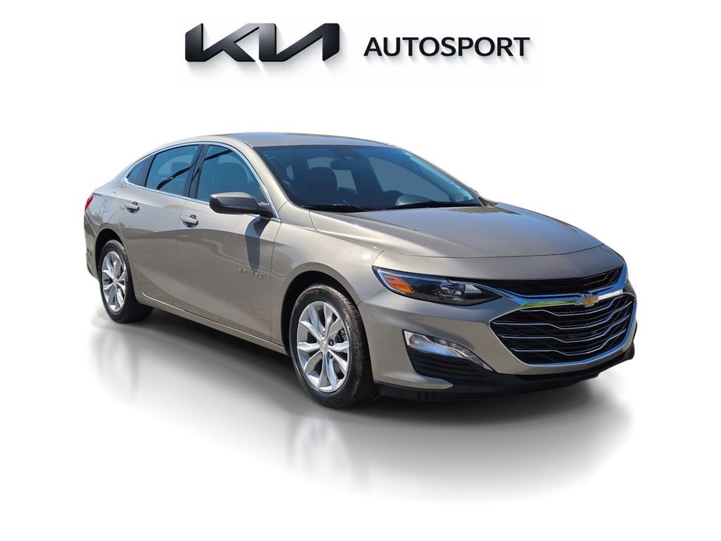 Used 2025 Chevrolet Malibu LT FWD image 3