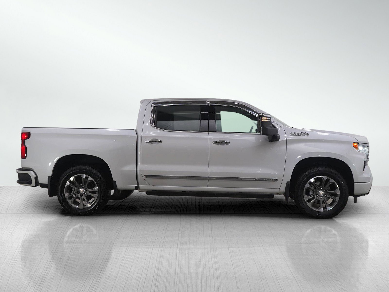 Used 2023 Chevrolet Silverado 1500 High Country image 6