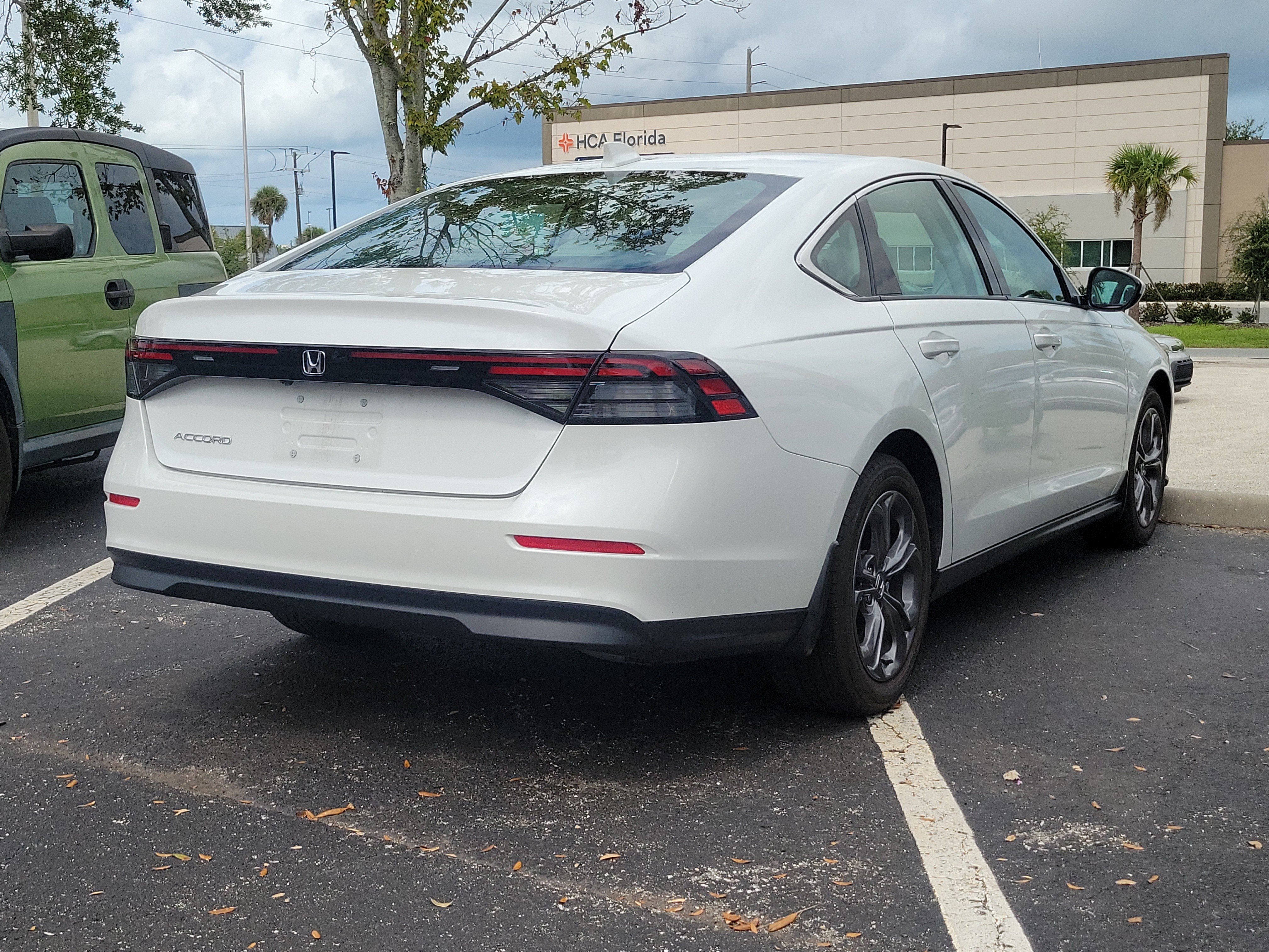 Used 2024 Honda Accord EX image 8