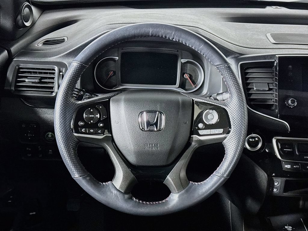 Used 2025 Honda Passport Black Edition image 13