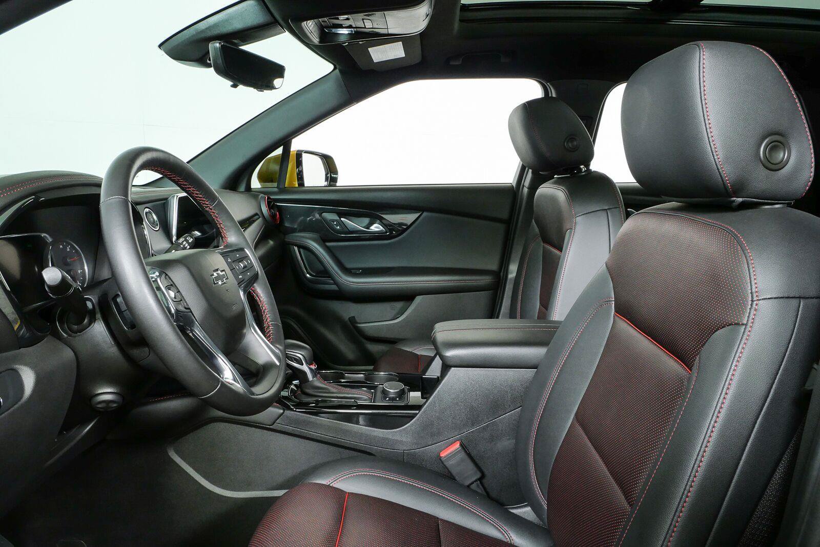 Used 2022 Chevrolet Blazer RS w/ Enhanced Convenience Package FWD image 5