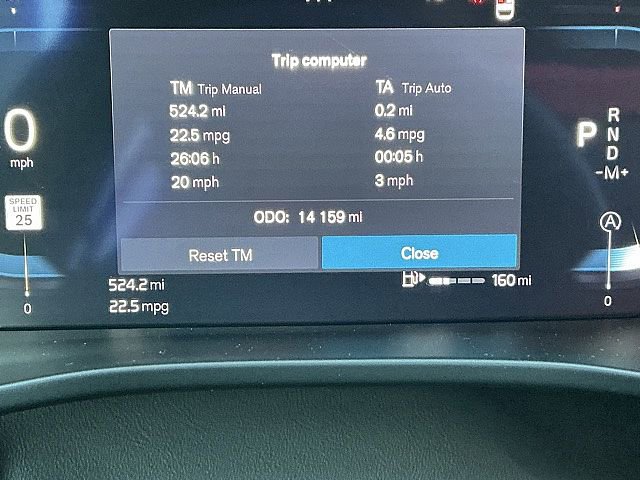 Certified 2025 Volvo XC40 B5 Plus image 33