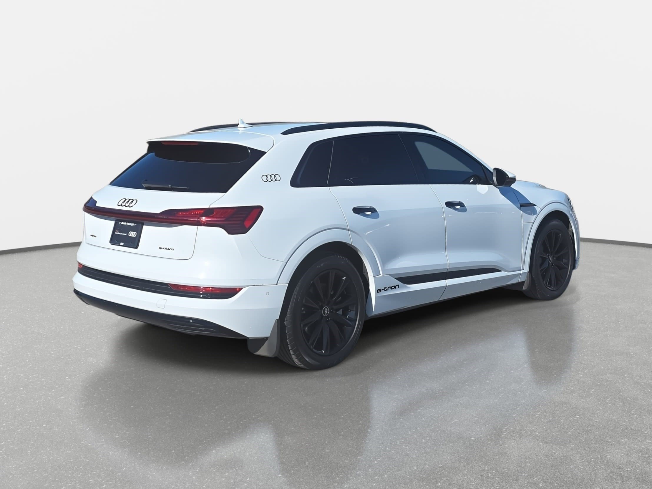 Certified 2022 Audi e-tron Premium image 8