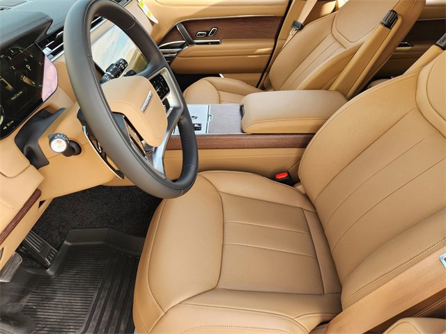 New 2025 Land Rover Range Rover SE image 9