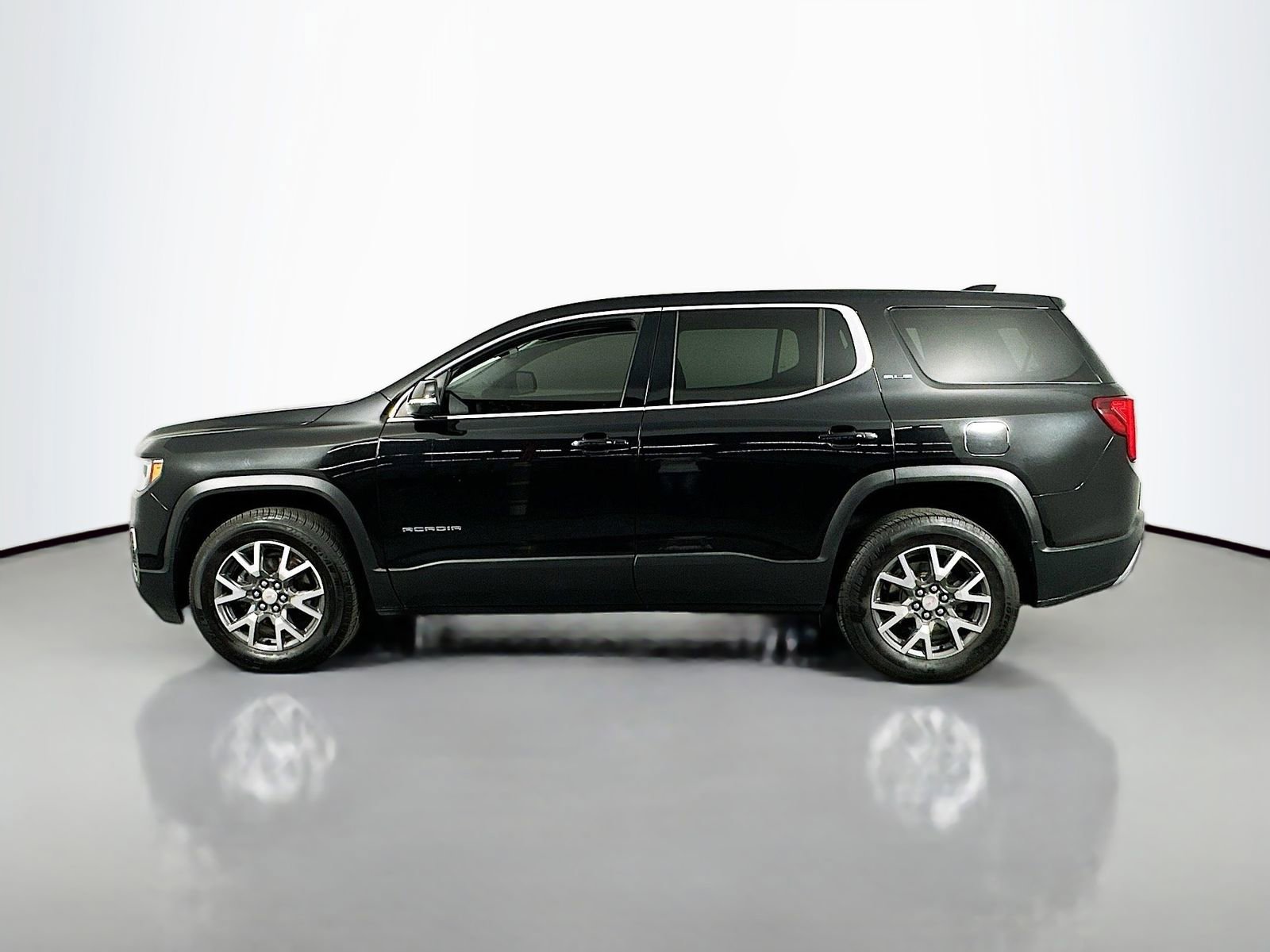 Used 2021 GMC Acadia SLE AWD/4WD image 5