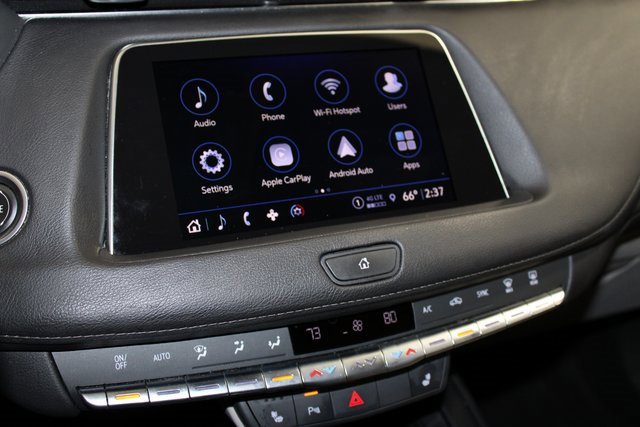 Certified 2022 Cadillac XT4 Luxury w/ Cold Weather Package image 13