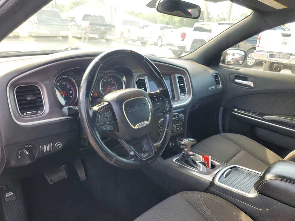 Used 2019 Dodge Charger SXT image 11