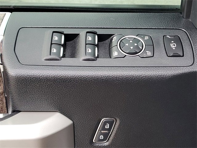 Used 2017 Ford F250 Lariat w/ Chrome Package image 22