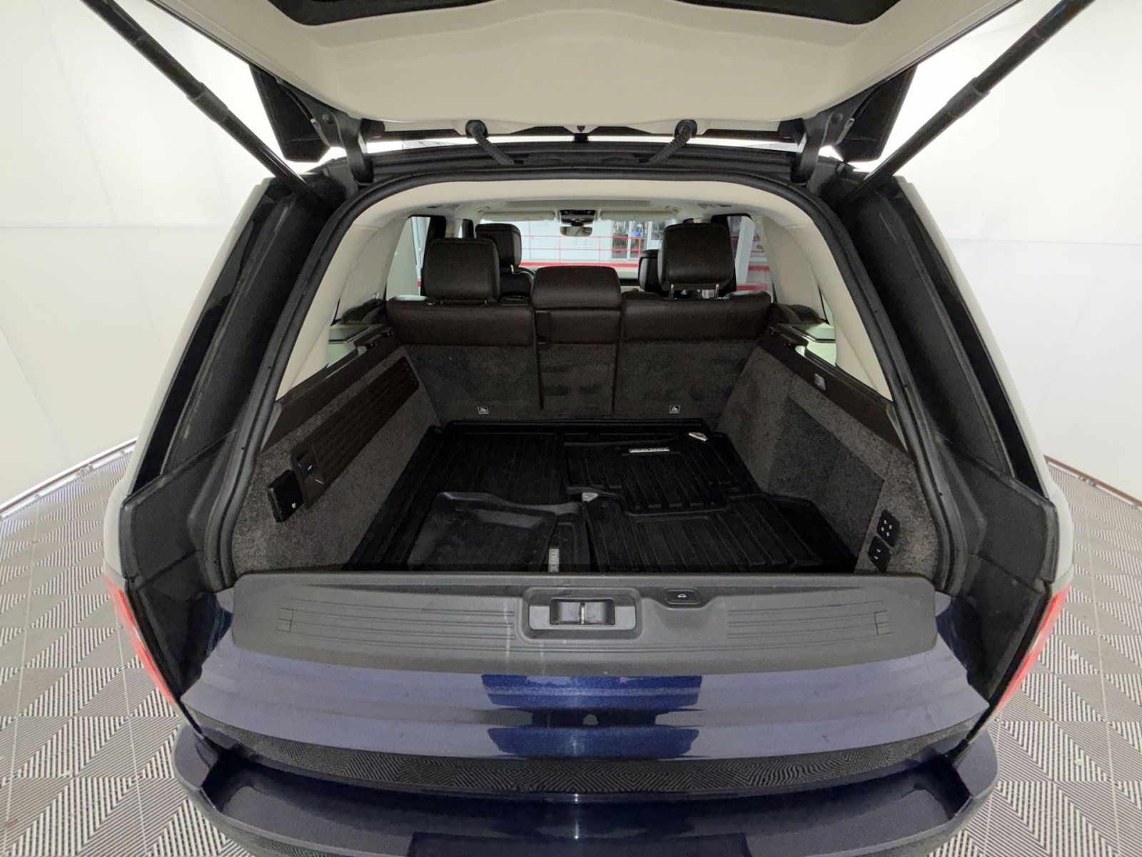 Used 2018 Land Rover Range Rover Supercharged image 26