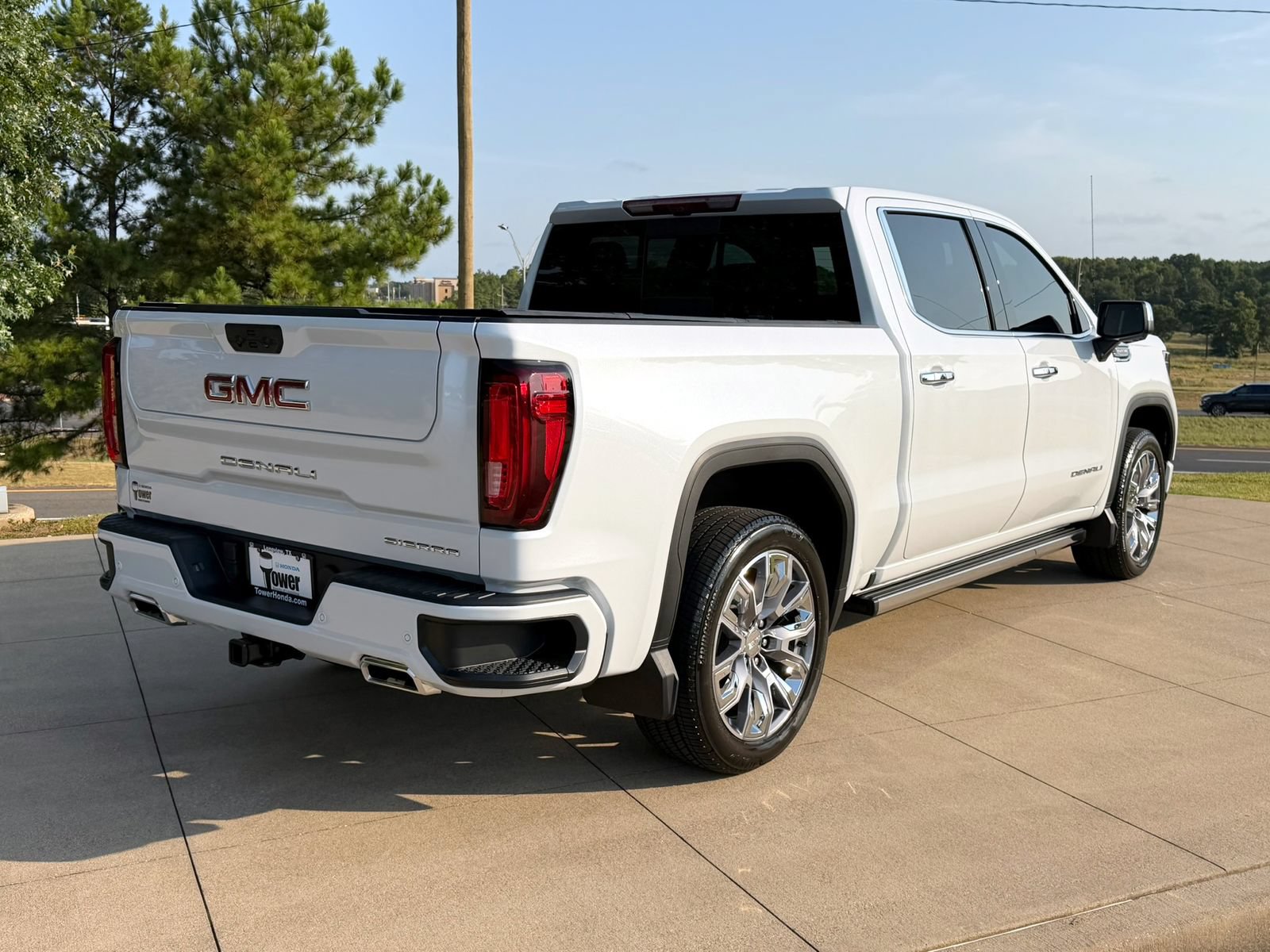 Used 2026 GMC Sierra 1500 Denali w/ Denali Reserve Package AWD/4WD image 6