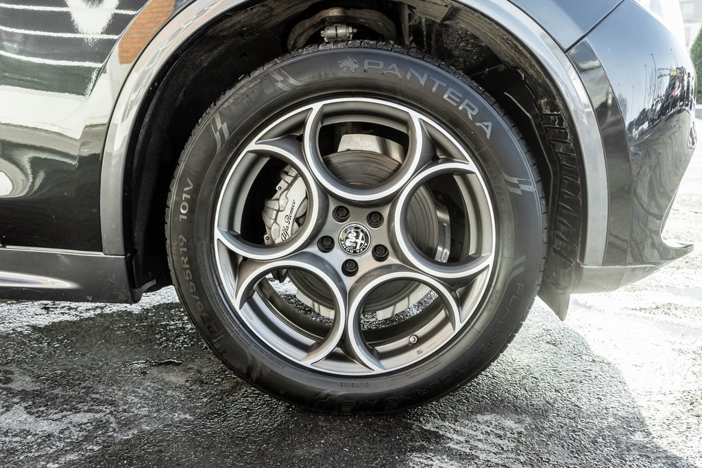 Used 2022 Alfa Romeo Stelvio Ti w/ Active Assist Plus Package image 5