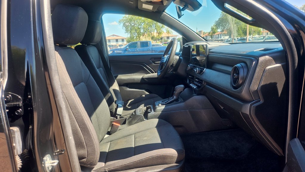 Used 2023 Chevrolet Colorado W/T RWD image 18