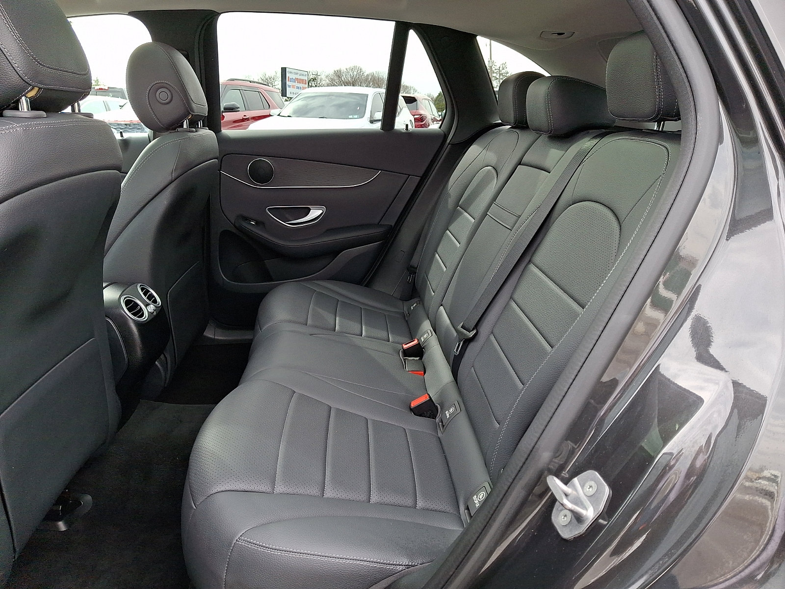 Used 2021 Mercedes-Benz GLC 300 4MATIC image 10