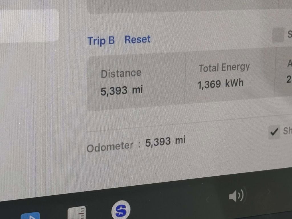 Used 2025 Tesla Model 3 Performance image 32