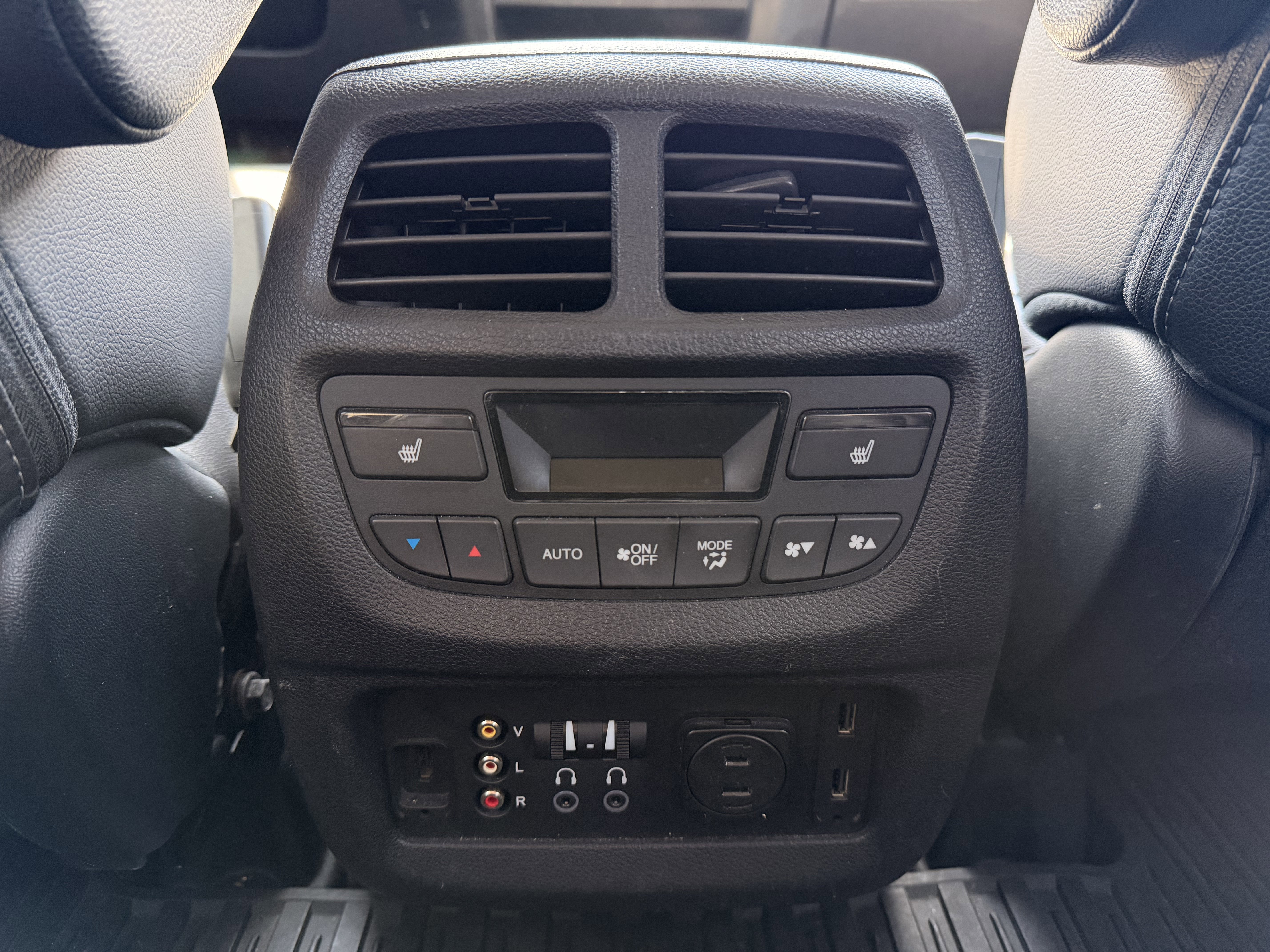 Used 2016 Honda Pilot Elite image 23