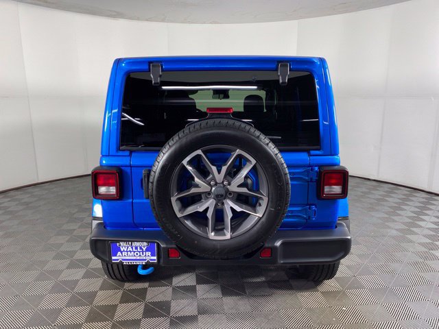 Used 2024 Jeep Wrangler Unlimited w/ Convenience Group AWD/4WD image 9