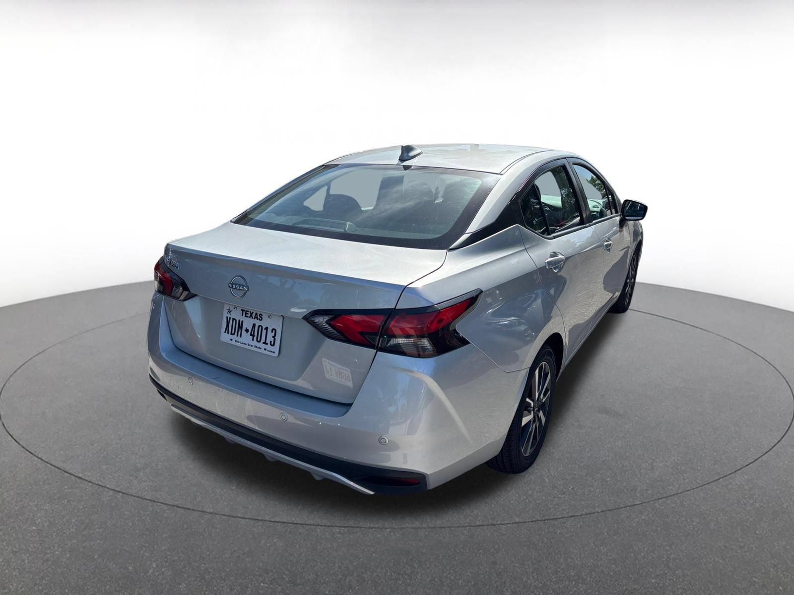 Used 2025 Nissan Versa SV FWD image 7