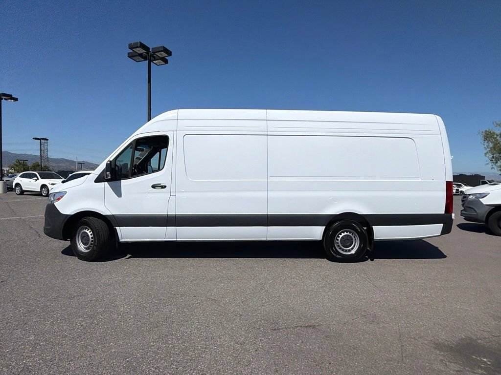 Used 2025 Mercedes-Benz Sprinter 2500 image 10