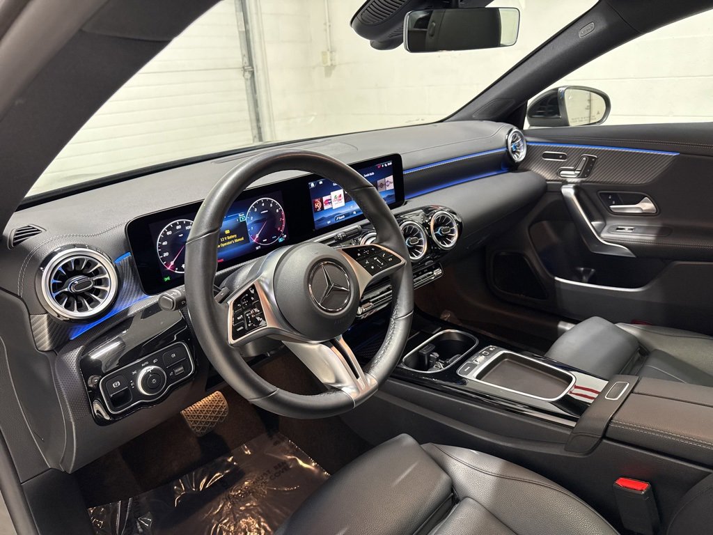 Used 2025 Mercedes-Benz CLA 250 4MATIC w/ Exclusive Package image 11