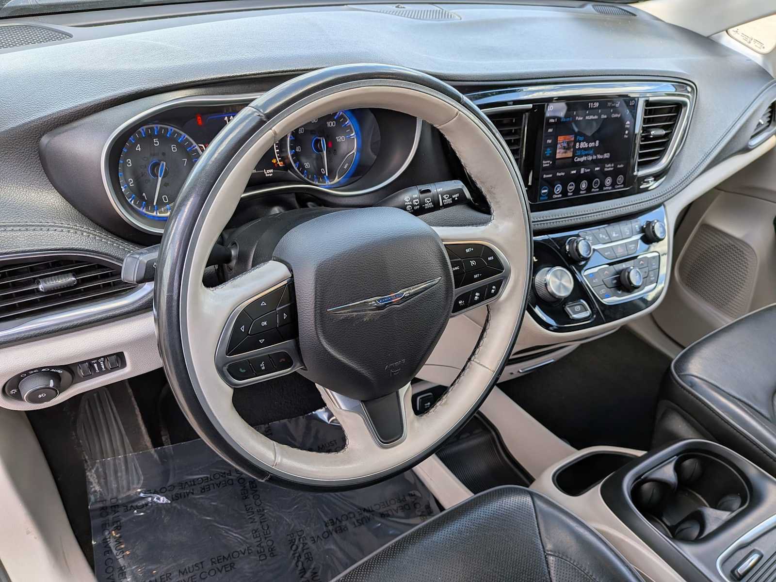 Used 2020 Chrysler Pacifica Limited w/ Advanced Safetytec Group FWD image 13